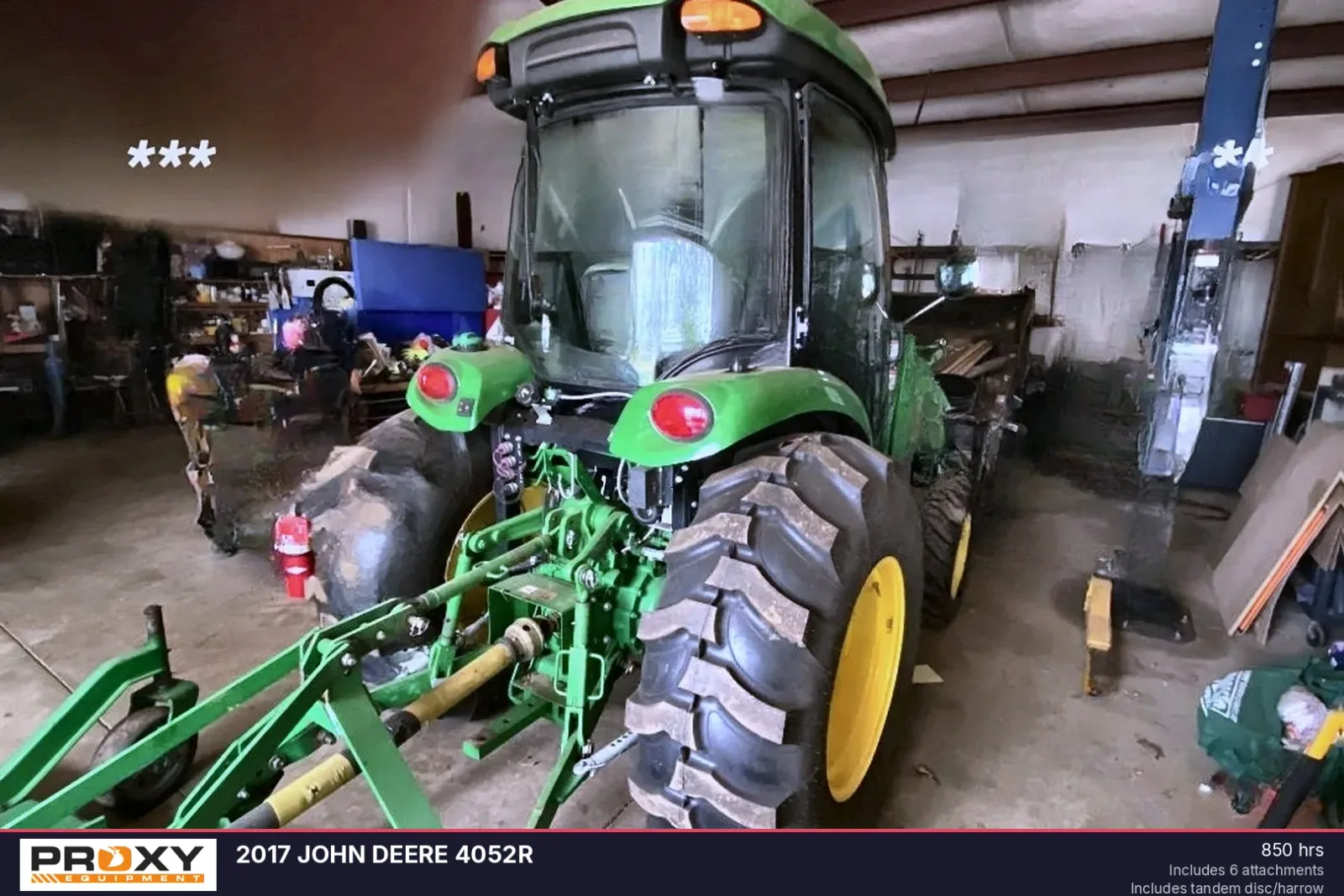 2017 JOHN DEERE 4052R