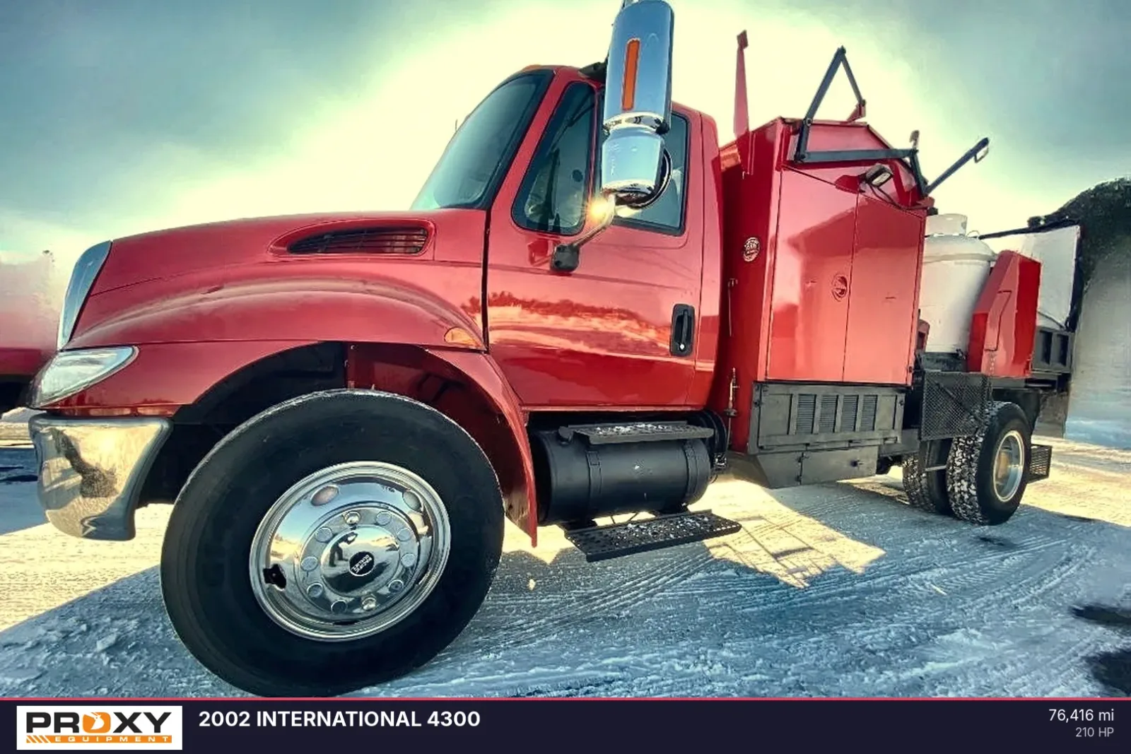 2002 INTERNATIONAL 4300