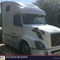2013 VOLVO VNL 64T670 - view 2 of 16