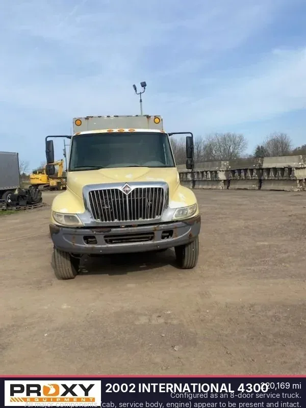 2002 INTERNATIONAL 4300
