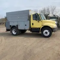 2002 INTERNATIONAL 4300 - view 3 of 7