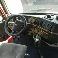 2006 VOLVO VNL 64T - view 12 of 19