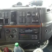 2006 VOLVO VNL 64T - view 5 of 19
