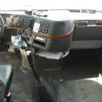 2011 VOLVO VNL 64T - view 15 of 16