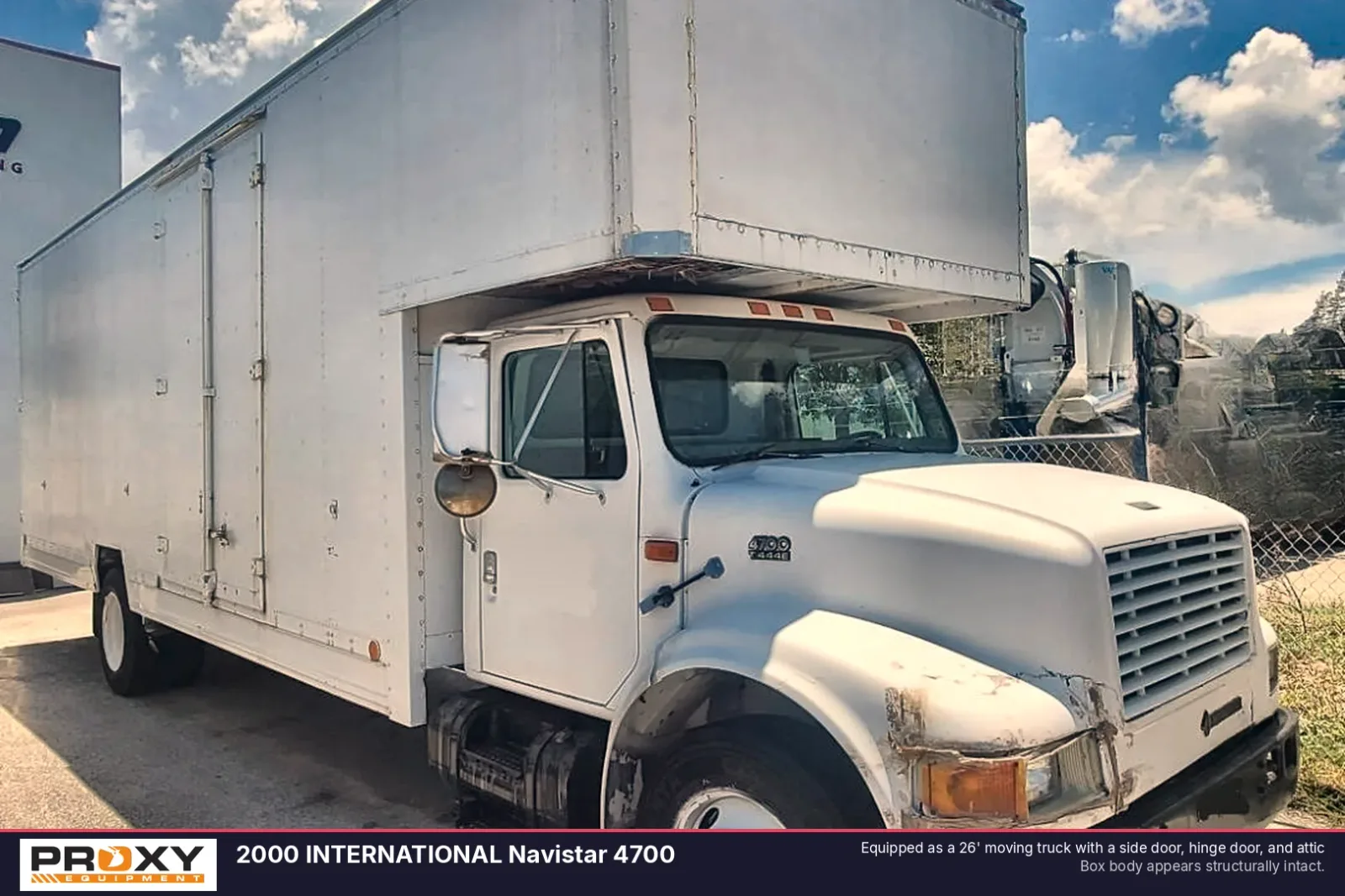 2000 INTERNATIONAL Navistar 4700