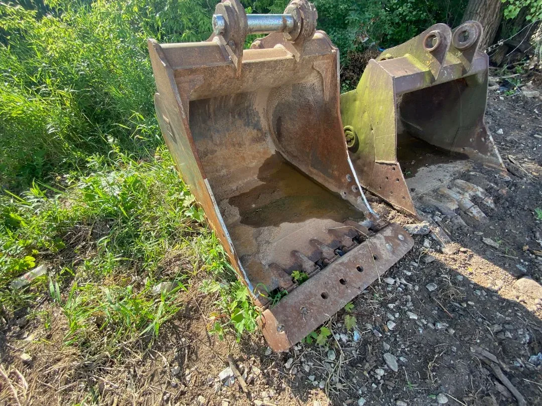 2000 CATERPILLAR 48" 320E