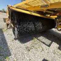 2012 SUPERIOR BROOM DT80J - view 8 of 14