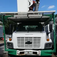 2004 GMC C7C042 - view 3 of 15