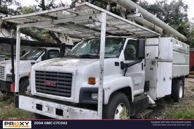 2004 GMC C7C042 - view 3 of 68