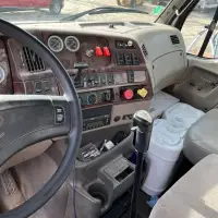 2013 FREIGHTLINER Coronado 122SD - view 7 of 7