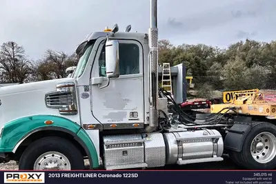 2013 FREIGHTLINER Coronado 122SD - view 3 of 24