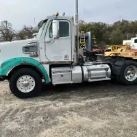 2013 FREIGHTLINER Coronado 122SD - view 3 of 7