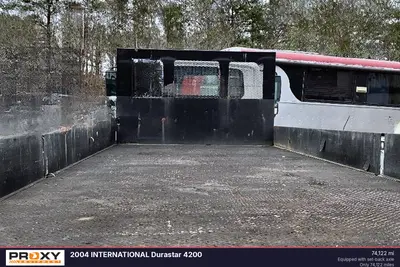 2004 INTERNATIONAL Durastar 4200 - view 3 of 48