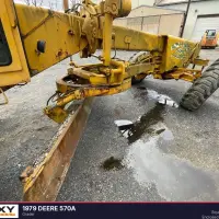 1979 DEERE 570A - view 2 of 26