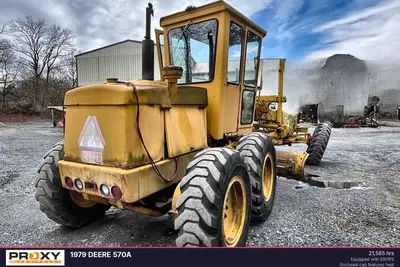 1979 DEERE 570A - view 3 of 76