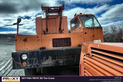 1977 P & H 790TC 90-Ton Crane - view 3 of 76