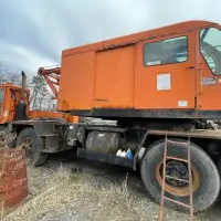 1977 P & H 790TC 90-Ton Crane - view 7 of 27