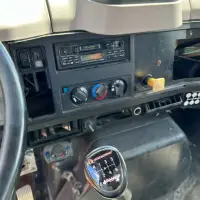 1998 INTERNATIONAL 4700 - view 7 of 8