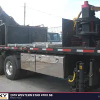 2019 WESTERN STAR 4700 SB - view 3 of 10