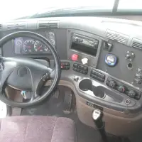 2013 FREIGHTLINER Cascadia - view 7 of 19