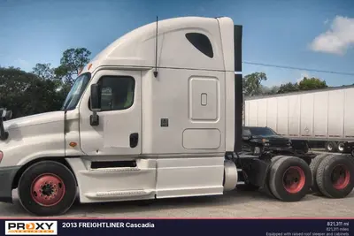 2013 FREIGHTLINER Cascadia - view 3 of 36