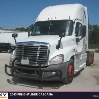 2013 FREIGHTLINER Cascadia - view 2 of 11