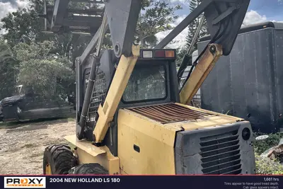 2004 NEW HOLLAND LS 180 - view 3 of 68