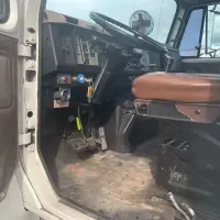 2001 INTERNATIONAL 466DT - view 12 of 13
