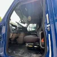 2012 FREIGHTLINER Cascadia - view 14 of 24