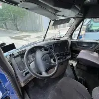 2012 FREIGHTLINER Cascadia - view 17 of 24