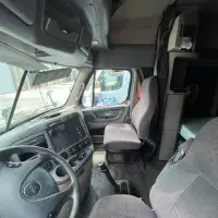 2012 FREIGHTLINER Cascadia - view 19 of 24
