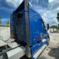 2012 FREIGHTLINER Cascadia - view 9 of 24