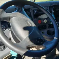 2014 FREIGHTLINER Cascadia - view 5 of 14