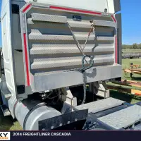 2014 FREIGHTLINER Cascadia - view 4 of 14