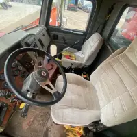 2000 PETERBILT 330 - view 13 of 32