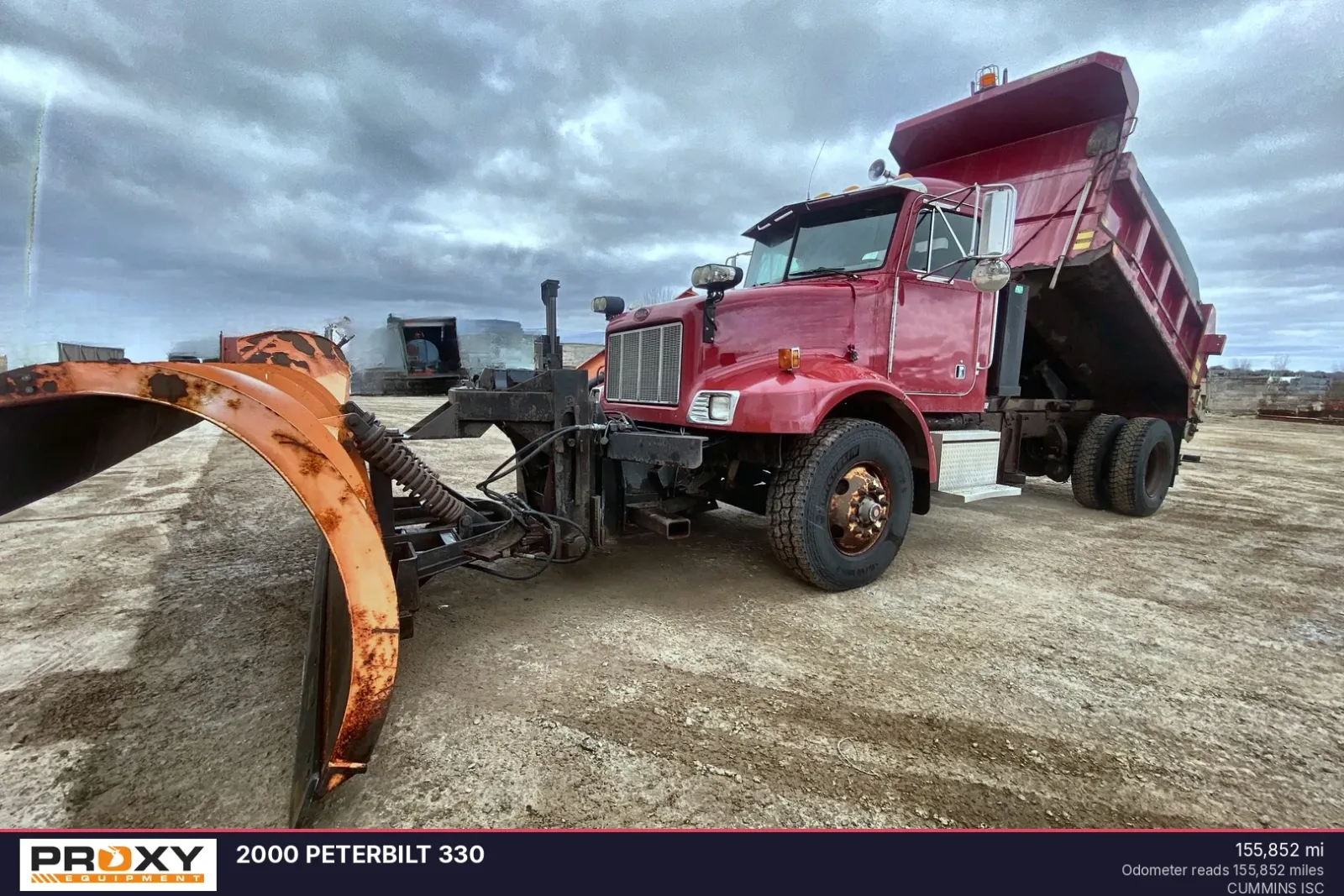 2000 PETERBILT 330