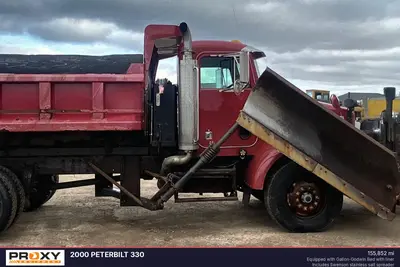 2000 PETERBILT 330 - view 3 of 82