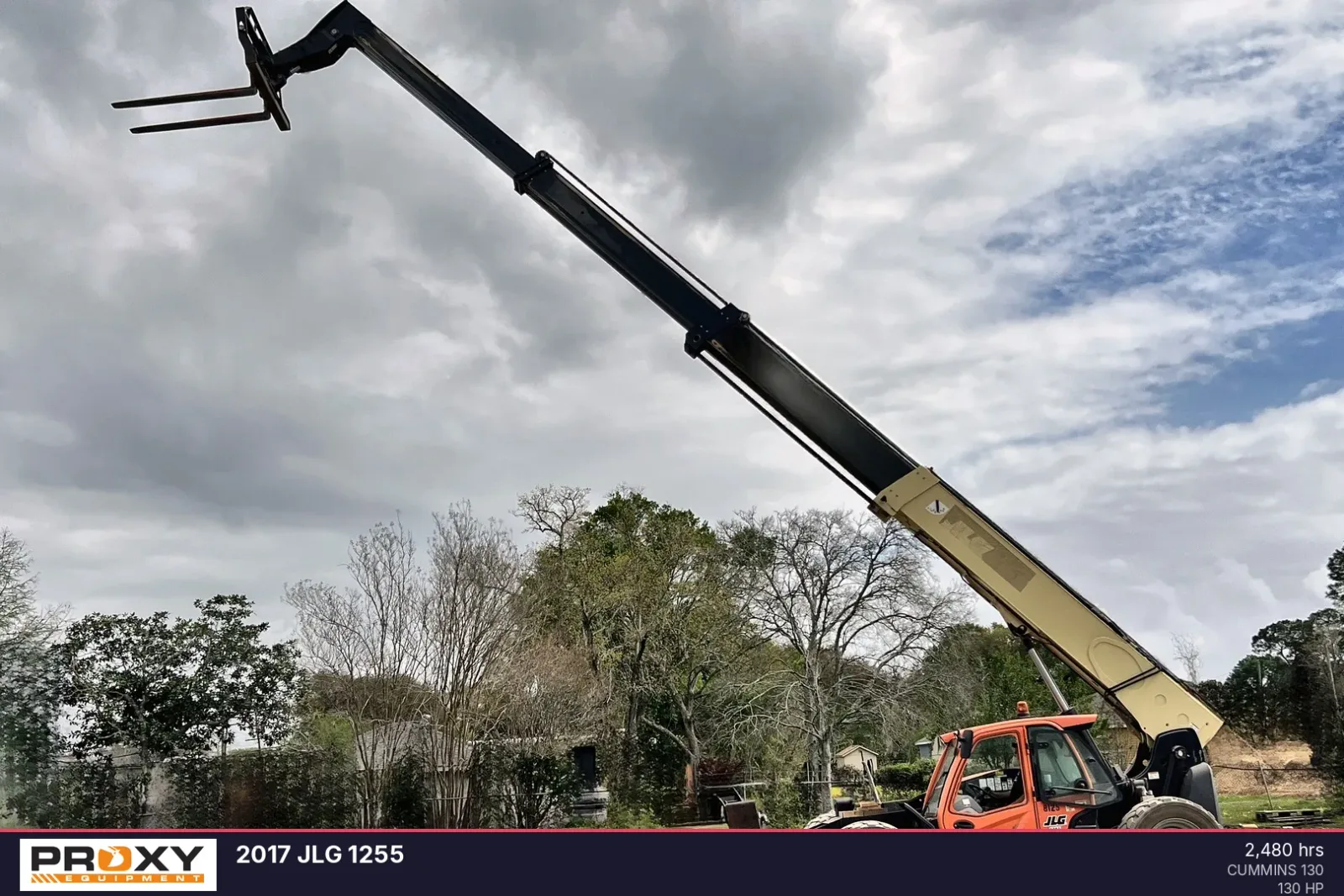 2017 JLG 1255