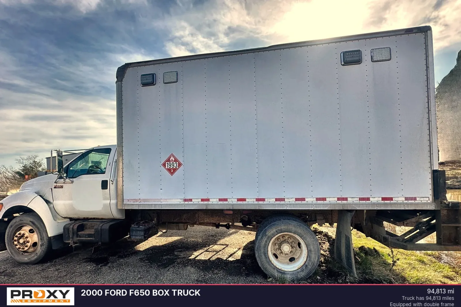 2000 FORD F650 Box Truck