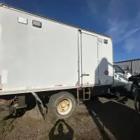 2000 FORD F650 Box Truck - view 5 of 22