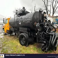 2002 FREIGHTLINER FL70 - view 5 of 30
