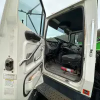 1997 FORD L900 - view 11 of 35