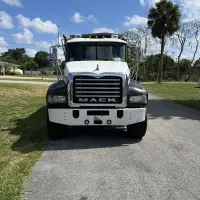 2008 MACK GU Granite - view 2 of 17