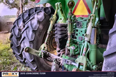 2013 JOHN DEERE 7215R - view 3 of 32
