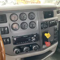 2017 PETERBILT 567 - view 7 of 23
