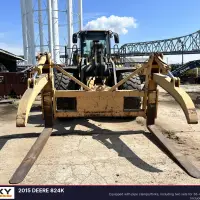 2015 DEERE 824K - view 3 of 35