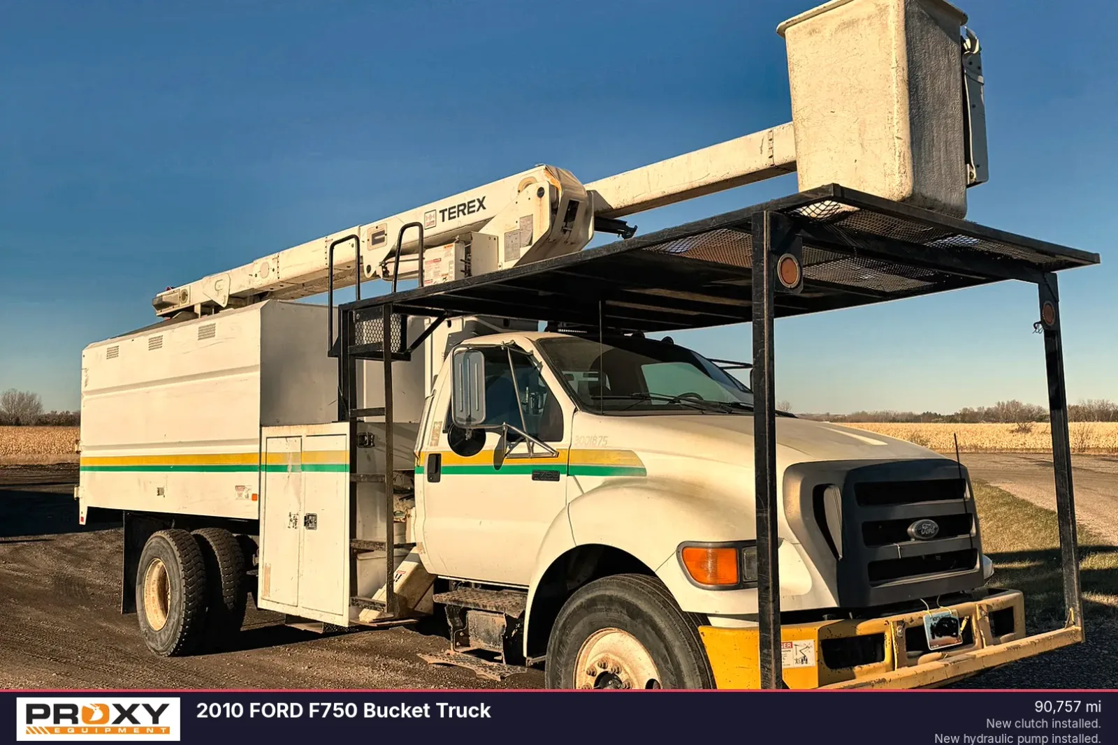 2010 FORD F750 Bucket Truck