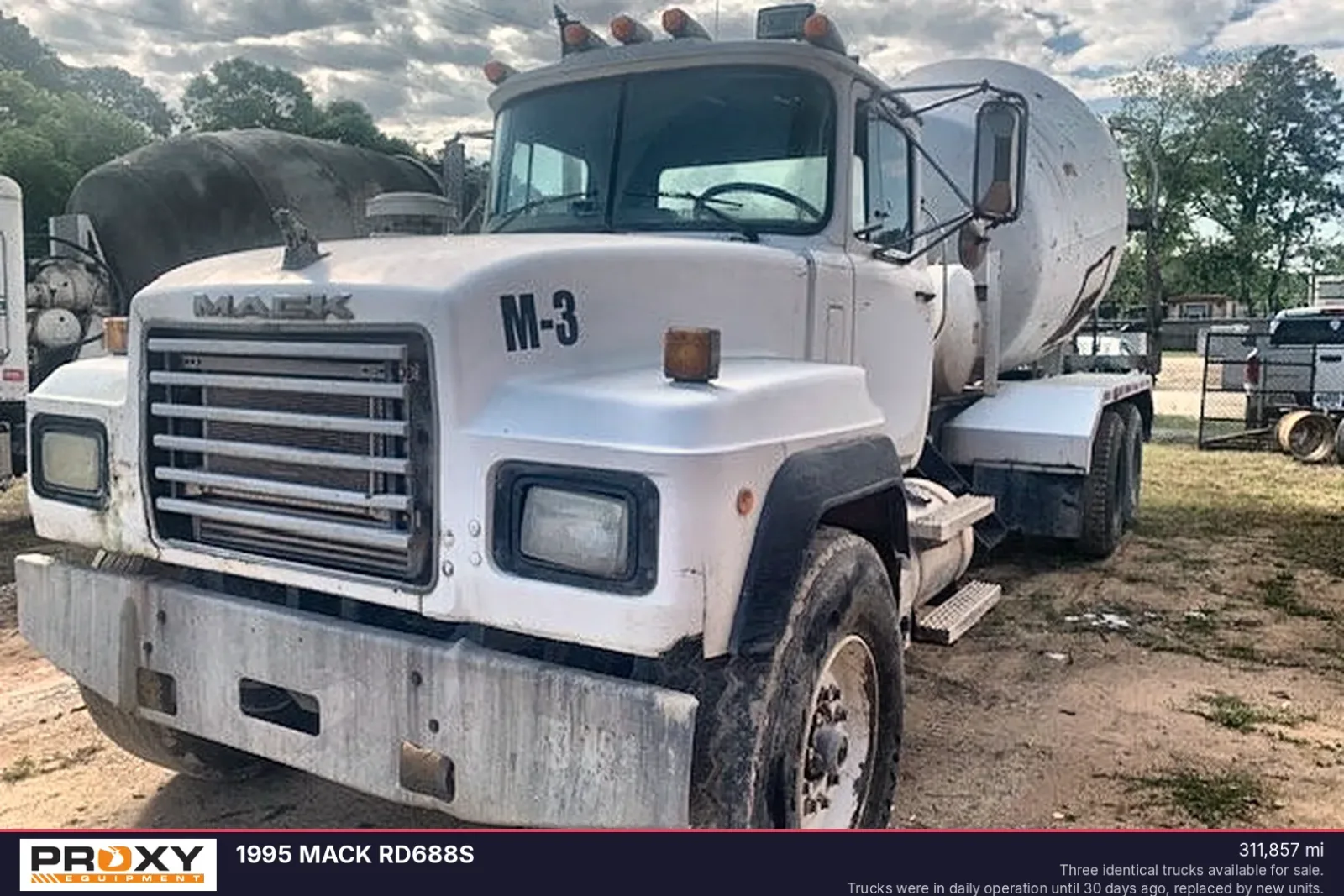 1995 MACK RD688S