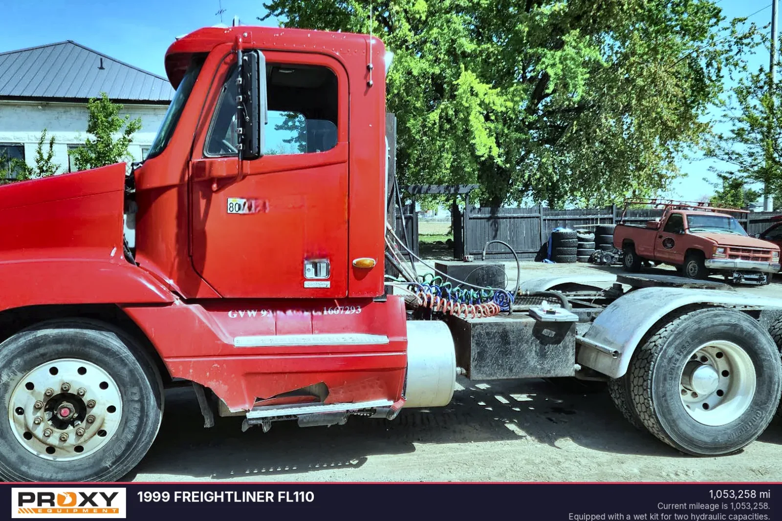 1999 FREIGHTLINER FL110