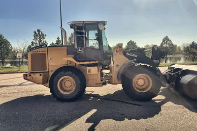 2011 DEERE 544K - view 8 of 30